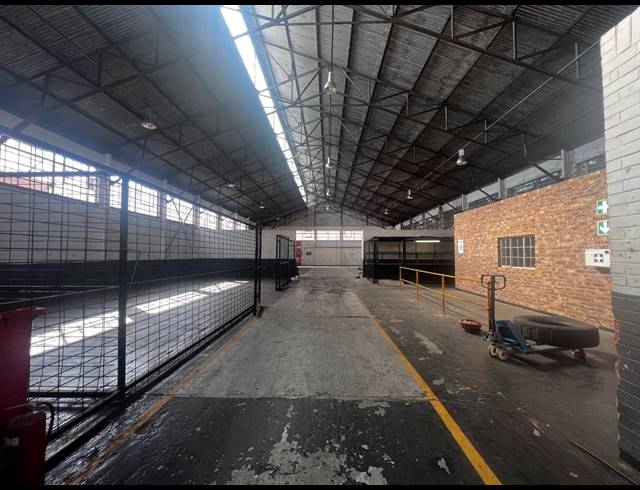 1,786M² FACTORY TO LET IN STEELEDALE